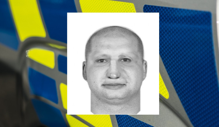 PÁTRÁNÍ: Vloupal se, byl ale vyrušen a utekl. Holohlavého pachatele hledá policie