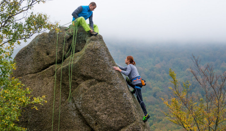 Lezení ve Žďárských vrších není pro každého. Jen za květen zde došlo ke třem pádům ze skály