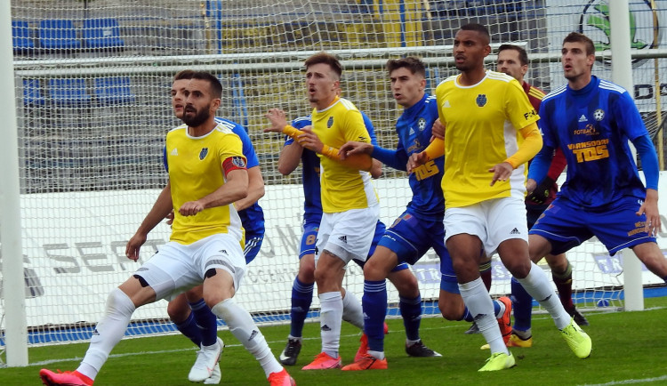 Tak tohle se nepovedlo. Vysočina doma poprvé prohrála, Varnsdorfu podlehla 1:2