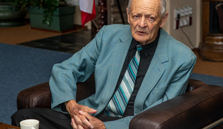 Osmdesátiny slaví Zdeněk Laštovička, bývalý jihlavský místostarosta a prorektor vysoké školy