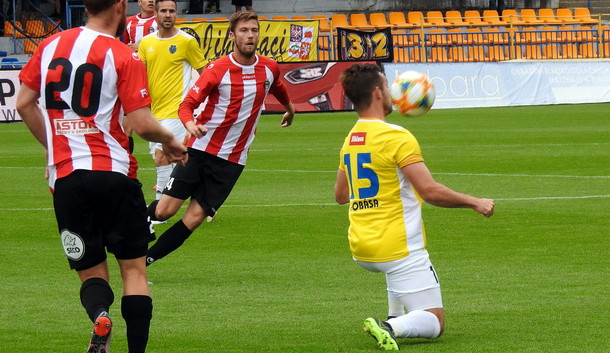 První liga se už vzdaluje, Vysočina prohrála i v klíčovém duelu se Žižkovem