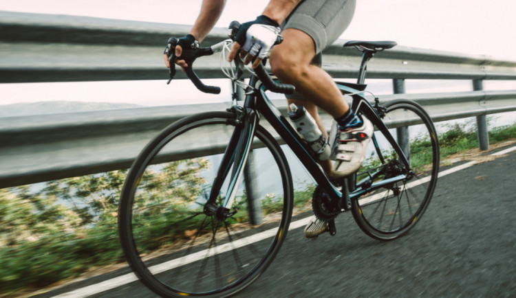 Dál půjdeš pěšky! Cyklista nadýchal přes dvě promile, hrozí mu pokuta až 50 tisíc korun