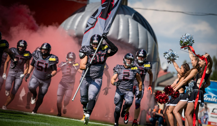 Gladiators zdrtili i dalšího soupeře, na hřišti pražských Mustangů vyhráli 69:6