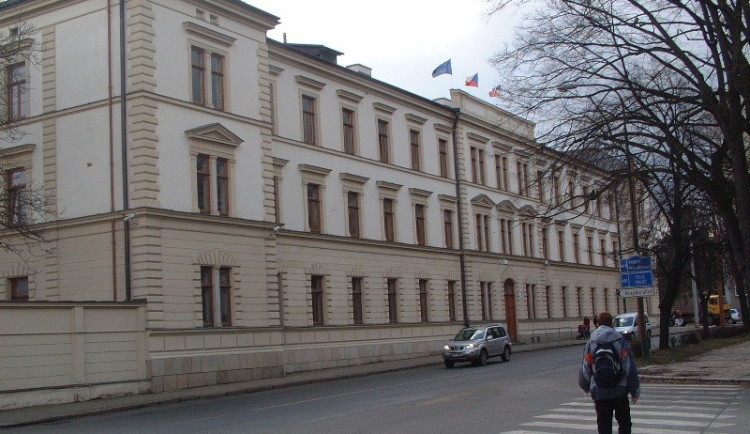 POLITICKÁ KORIDA: Blíží se konec funkčního období. Co se krajskému zastupitelstvu povedlo?