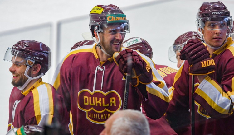 Dukla vstup do soutěže zvládla, Prostějov porazila 3:2