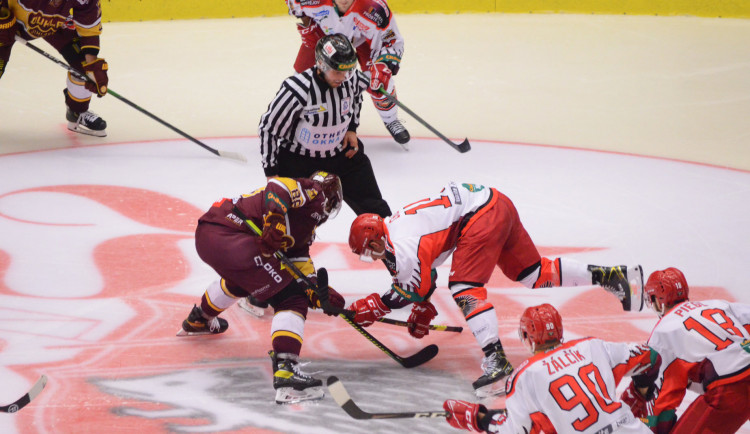 Doživotní distanc a kontumace za absenci lékaře? Sanitka zraněného odvezla hned, brání se Dukla