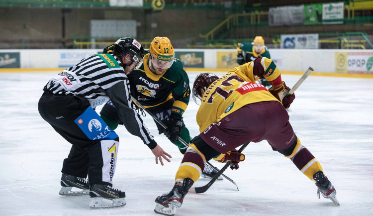 Dukla rozstřílela Vsetín 7:1 a upevnila si první příčku v tabulce