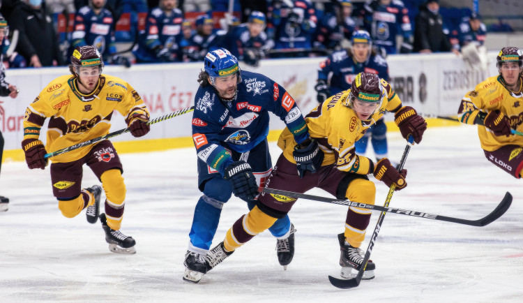 Přestřelka na Kladně body pro Duklu nepřinesla, i po porážce 5:7 je však stále první