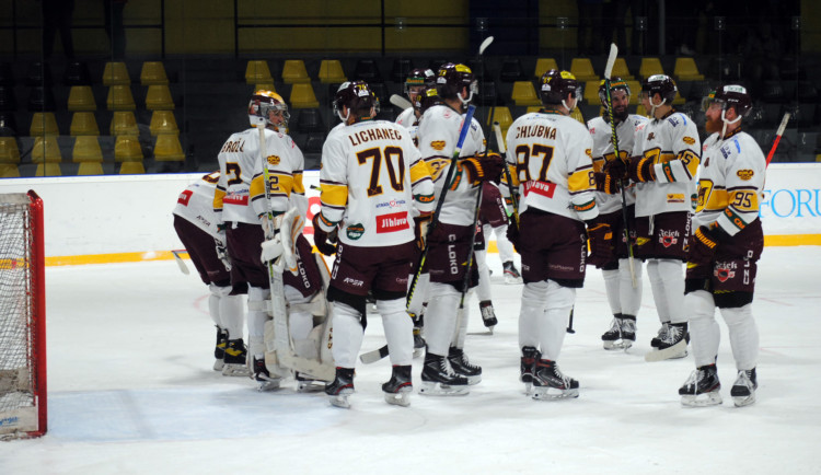 Favorit nezaváhal. Dukla si snadnou výhrou nad Šumperkem upevnila vedení v soutěži