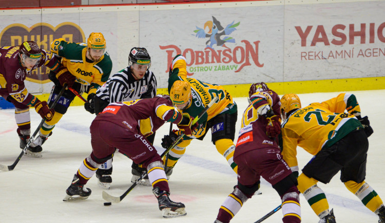 Dukla vstoupila do semifinále vítězně, Vsetín udolala v samostatných nájezdech