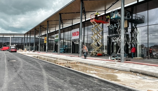 POLITICKÁ KORIDA: Za týden se otevírá obchodní centrum Aventin. Je dle zastupitelů pro město potřebné?