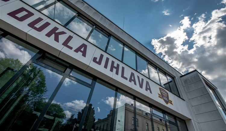 Příprava stavby Horácké arény pokračuje. Přes léto se promění šatny na „Zimáčku"