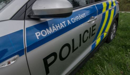 Z domu v Dobroníně zloděj odnesl šperky, mobil a hodinky. Majiteli vznikla škoda kolem 60 tisíc