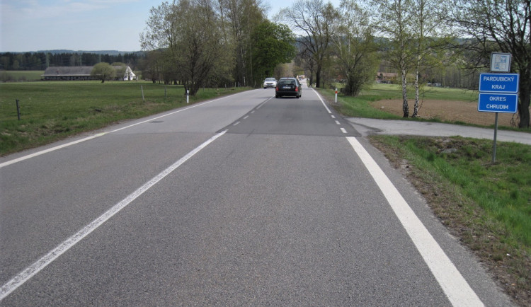Úsek silnice I/34 je na konci životnosti. Kvůli opravě čeká řidiče uzavírka a objížďka