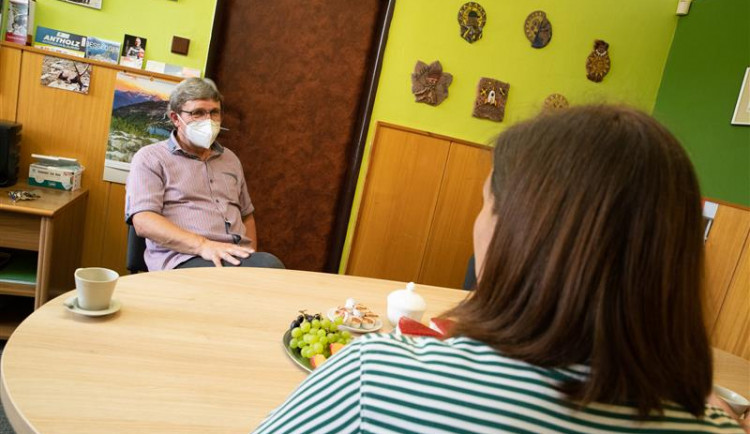Jihlavská ZŠ Demlova bude mít nové vedení. Jsem rád za více času na vnoučata, říká odcházející ředitel Nosek