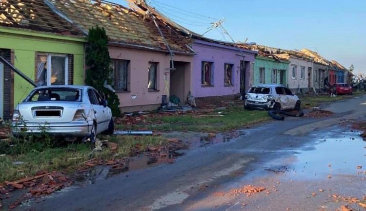 Na jižní Moravě pomohou i vysočinští hasiči, dneska ráno jich vyrazilo 24