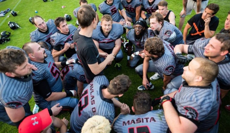 Bitvu dvou favoritů na titul tentokrát ovládli Lions, Gladiátoři prohráli po dvou letech