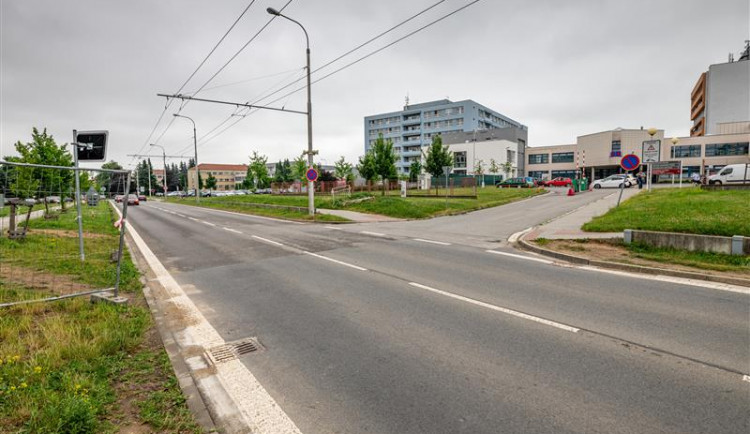 Blíže jihlavskému urgentu. Na ulici Vrchlického začne stavba dvou nových zastávek MHD