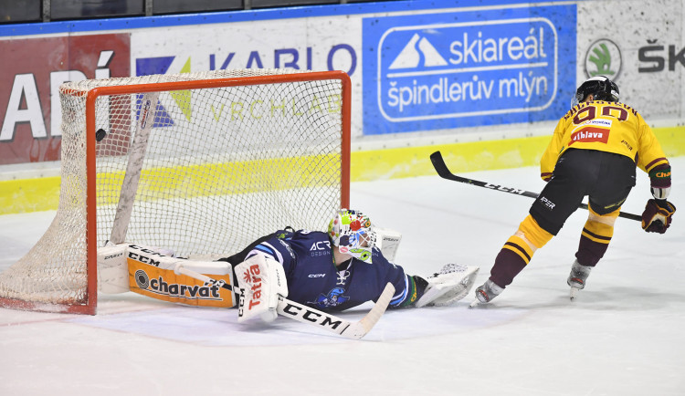 První letošní body zvenku. Dukla uspěla ve Vrchlabí po samostatných nájezdech