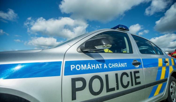 Po přivaděči v protisměru, neviděli jste řidiče v červeném autě? Policie hledá svědky a záznamy z kamer