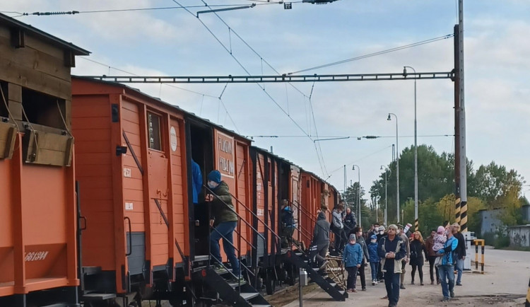 Na jihlavském nádraží zastavil Legiovlak. Lidé ve vagonech poznají život a boj během I. světové války