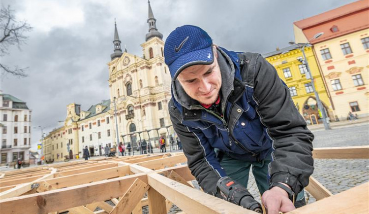 Jihlavské Vánoce s jasnějšími obrysy. Strom i ulice rozzáří nové ozdoby, rozsvícení bude bez veřejnosti