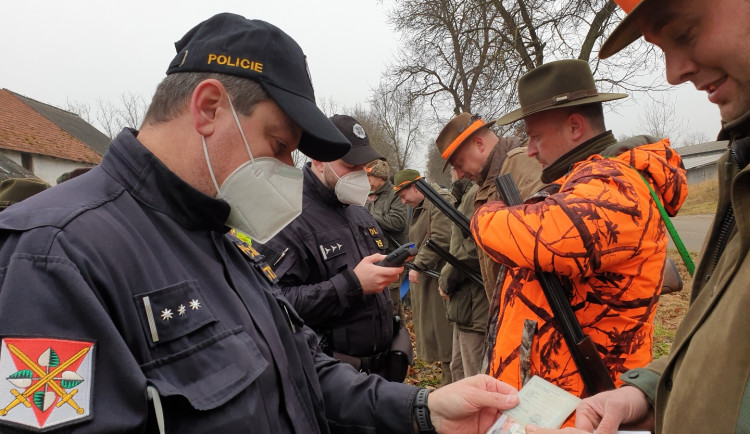 Policie v Kozlově na Jihlavsku kontrolovala myslivce. Žádný nebyl pod vlivem alkoholu