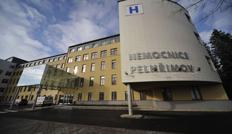 Řidiči u pelhřimovské nemocnice se musí připravit na dvouměsíční uzavírku jedné silnice