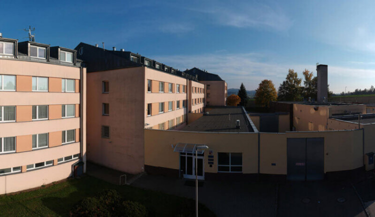 Vězeňští dozorci ve Světlé nad Sázavou měli fyzicky a psychicky mučit odsouzenou ženu. Se souhlasem nadřízené