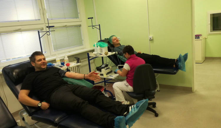 Jihlavská nemocnice v roce 2021 provedla 9735 odběrů krve. Dárci pomohli i dvacetidennímu miminku