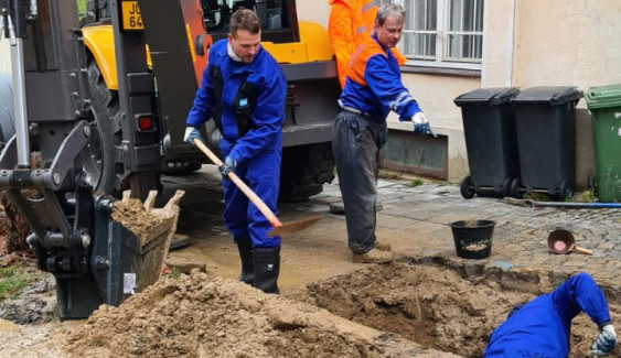 Havárie na vodovodním řadu v Jihlavě: Lidé budou kvůli opravě bez vody, budou přistaveny cisterny