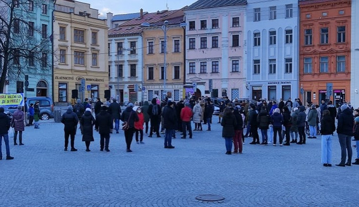 Jihlavané na manifestaci vyjádřili podporu Ukrajině, náměstím zněla i hymna napadené země