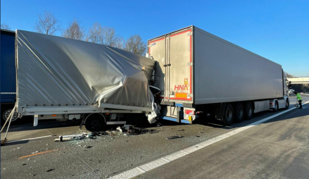 Od začátku roku zemřeli při nehodách na Vysočině čtyři lidé, jeden z nich byl chodec. Bouralo 22 opilých řidičů