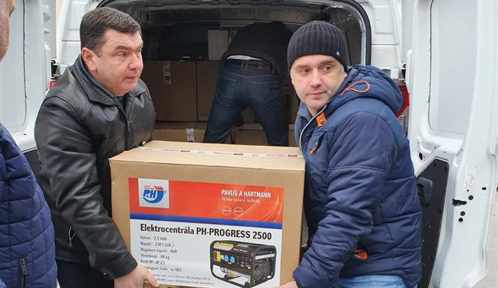 Elektrocentrály z Vysočiny jsou už na Ukrajině. Teď je poptávka po lécích, maskáčích či akumulátorech do aut