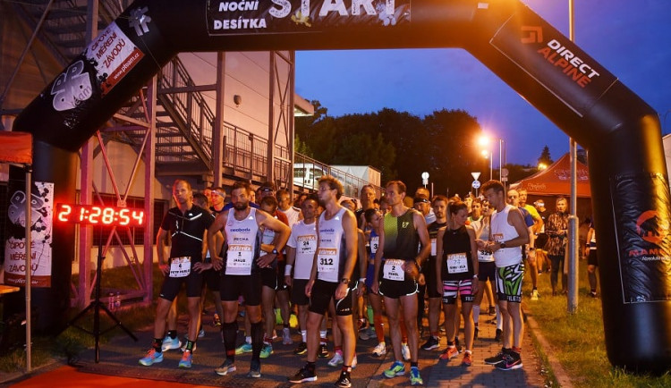 Poslední březnový víkend bude patřit Axis Noční desítce. Běh potemnělou Jihlavou nabídne inovovanou trať