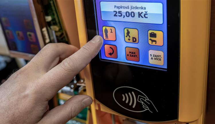 Vyšší náklady, dražší jízdné. Zastupitelé schválili nový ceník jízdného v MHD, začne platit od května