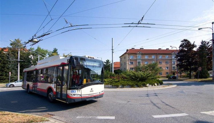 Jihlava se teď pustila do řady dopravních staveb, MHD kvůli kolonám nabírá zpoždění