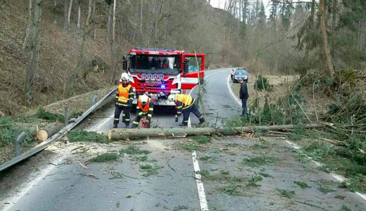 Meteorologové varují před silným větrem. Během zítřka může potrápit i Vysočinu