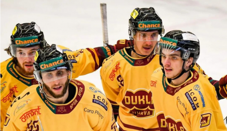 Dukla si zahraje baráž o extraligu! Proti Vsetínu využila hned první finálový mečbol a stala se mistrem první ligy