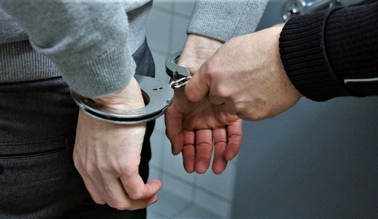 Drogový dealer skončil v policejní síti. Za tři měsíce prodal na Jihlavsku půl kila pervitinu