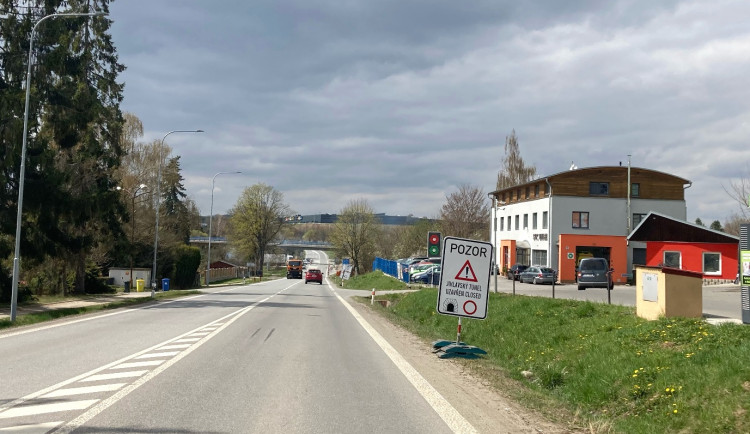 KOMENTÁŘ: Vítejte v (dopravním) pekle aneb co to zase vymysleli ti inženýři od stolu?