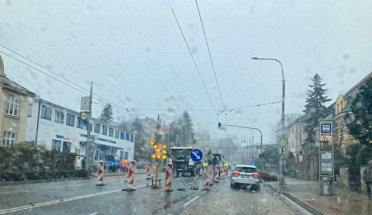 POLITICKÁ KORIDA: Byly opravy a uzavírky v Jihlavě naplánovány a načasovány citlivě?