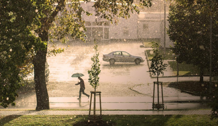 Meteorologové varují před silnými bouřkami. Během dneška mohou zasáhnout i část Vysočiny