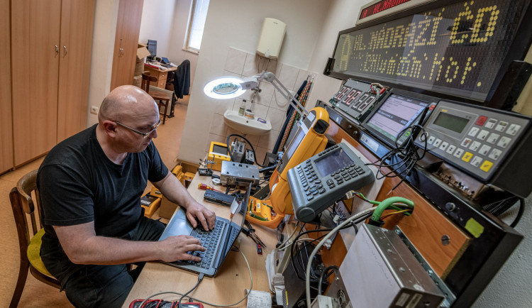 Týdenní odstávka z důvodu modernizace. Cestující MHD si v předprodeji nekoupí časový kupón ani Jihlavskou kartu