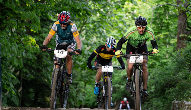Smutná dohra Jihlavské 24 MTB. Slovenský cyklista následkům těžkých zranění podlehl
