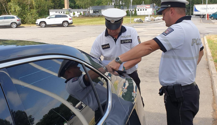 Nad Vysočinou létal policejní dron. Hlídky se zaměřovaly na nebezpečné předjíždění, to mívá tragické následky