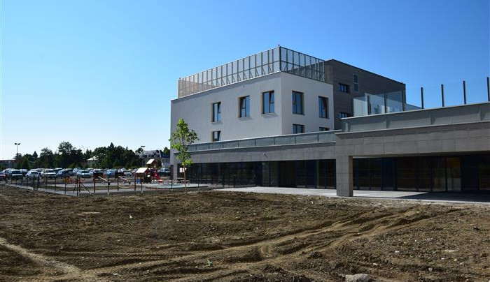 FOTO: Domov pro seniory v Jihlavě je téměř hotový. Bude tam i kavárna a jedna třída mateřské školy