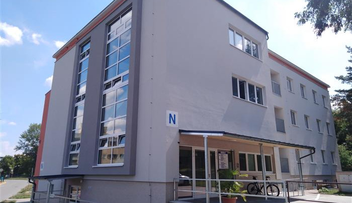 V třebíčské nemocnici snížili energetickou náročnost u dvou budov. Na ceny energií reagují i v Jihlavě