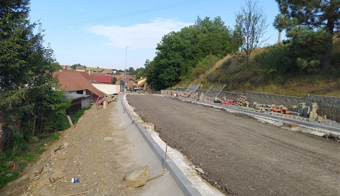 Práce na průtahu Jemnicí pokračují. Kde všude je omezení pro řidiče?