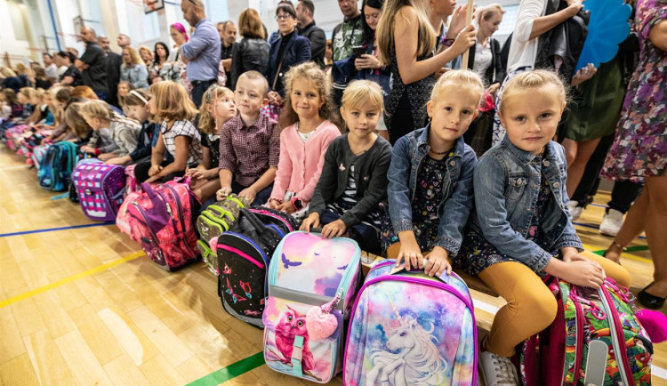 Den D pro 630 prvňáčků. Učitelům přeji, aby zažili normální školní rok, řekla primátorka Jihlavy Koubová